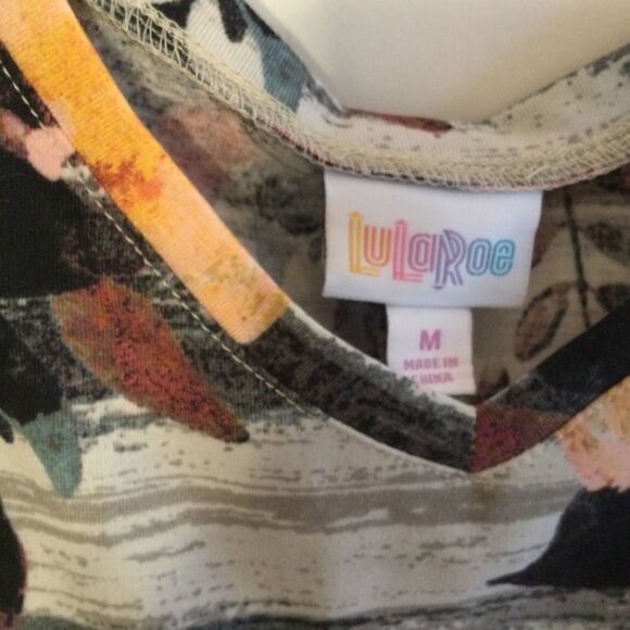 SALE. BUY 2/$30. NWOT. LuLaRoe Women’s M Tunic Blouse Floral Print - Picture 2 of 6